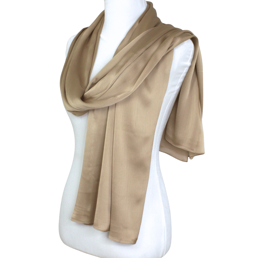 A party hijab that you will wear on repeat. This bronze golden hijab will become a staple in your formal occasions | Lina Zibdeh